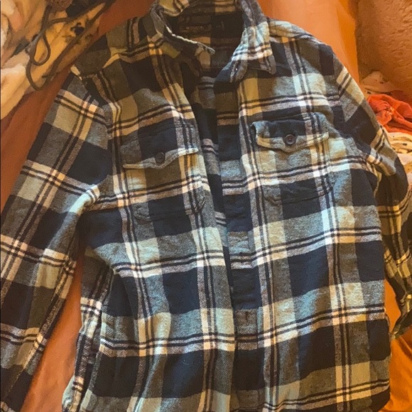 Women’s Flannel - Picture 3 of 4